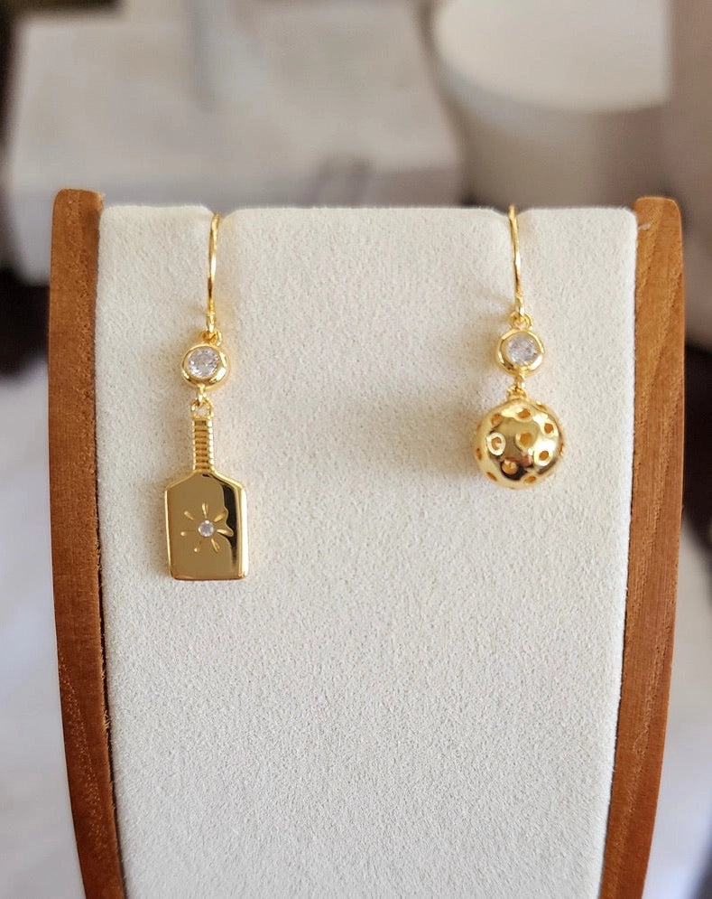 Load image into Gallery viewer, PickleBelle Gold Ball &amp; Paddle Earrings

